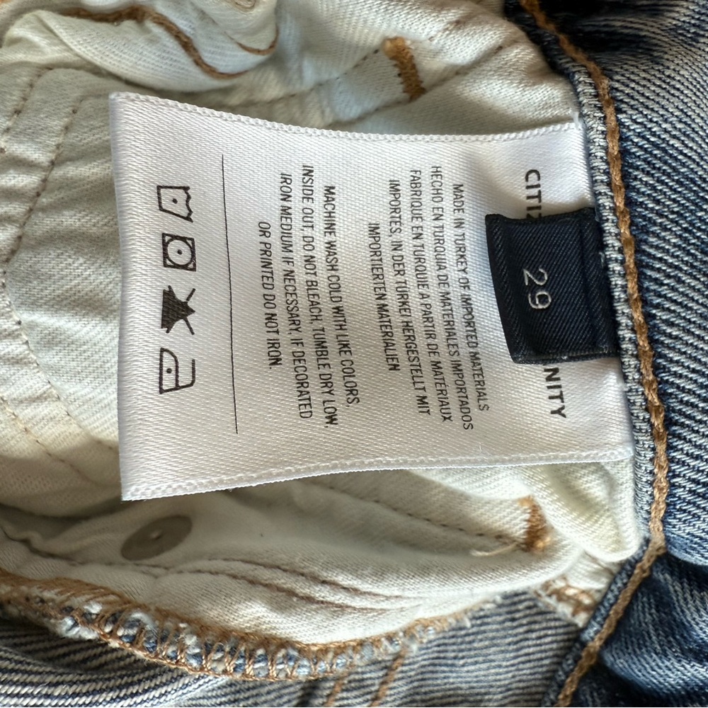 Citizens Of Humanity Light Blue women’s jeans. Charlotte style. 28 “ inseam. - Picture 4 of 5